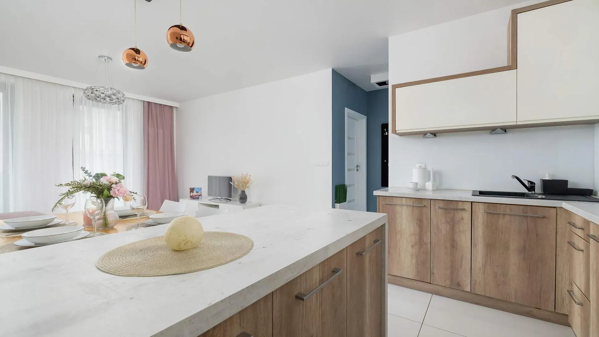 Cosy & Bright Apartment With Parking On The Cystersow Street By Noclegi Renters Krakow Poland