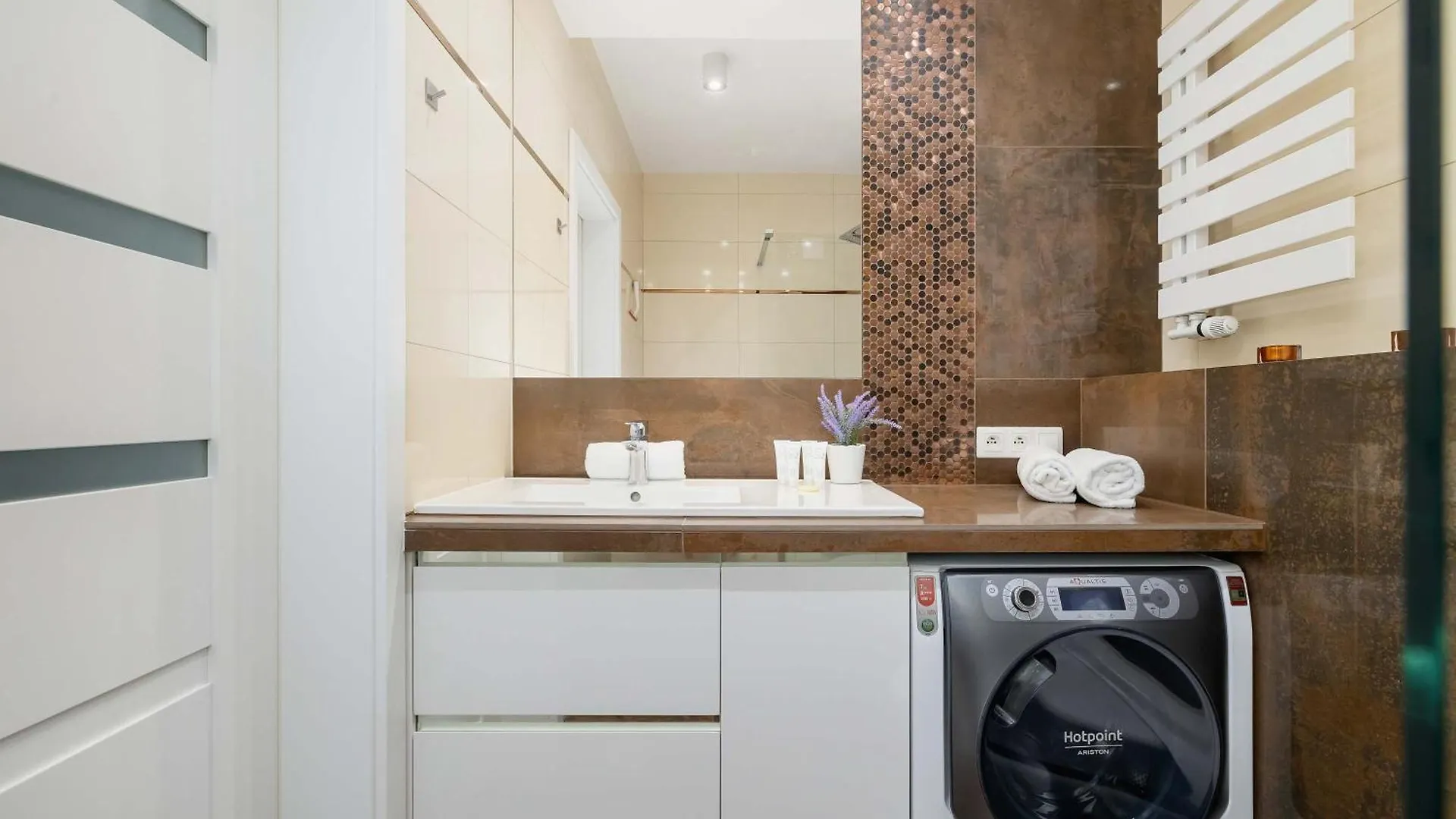 Cosy & Bright Apartment With Parking On The Cystersow Street By Noclegi Renters 克拉科夫 0*,  波兰