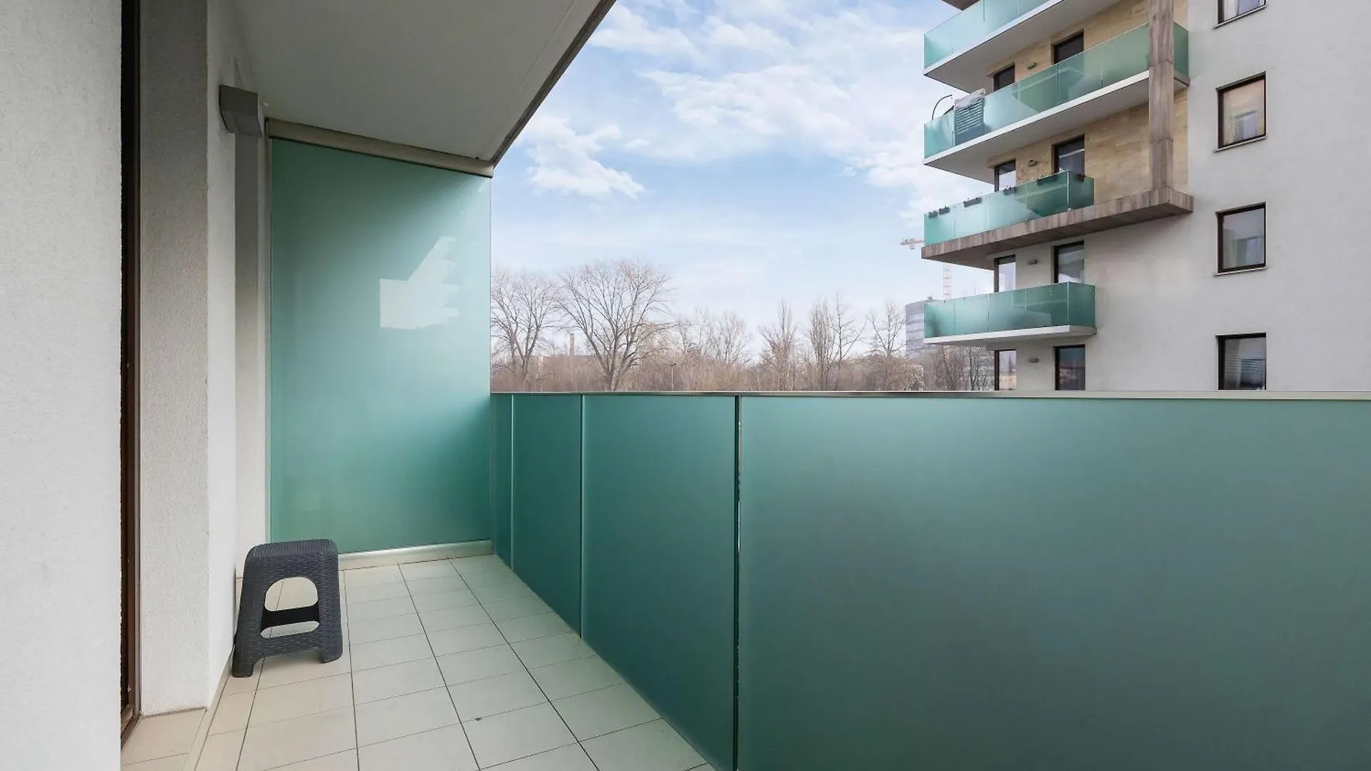 Cosy & Bright Apartment With Parking On The Cystersow Street By Noclegi Renters Krakow