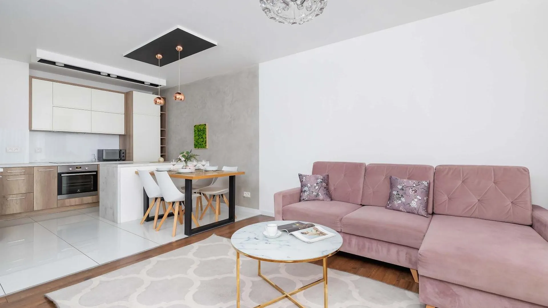 Cosy & Bright Apartment With Parking On The Cystersow Street By Noclegi Renters Krakow